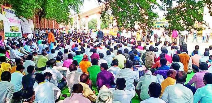 Elgar for justice for tribal unemployed in Nagpur | नागपुरात आदिवासी बेरोजगारांचा न्यायासाठी एल्गार Elgar for justice for tribal unemployed in Nagpur | नागपुरात आदिवासी बेरोजगारांचा न्यायासाठी एल्गार