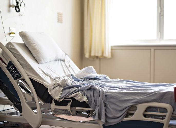The body of a woman suffering from corona was kept for 9 hours by a private hospital for bills | बीलासाठी खाजगी रुग्णालयाने 9 तास रोखला कोरोनाग्रस्त महिलेचा मृतदेह The body of a woman suffering from corona was kept for 9 hours by a private hospital for bills | बीलासाठी खाजगी रुग्णालयाने 9 तास रोखला कोरोनाग्रस्त महिलेचा मृतदेह