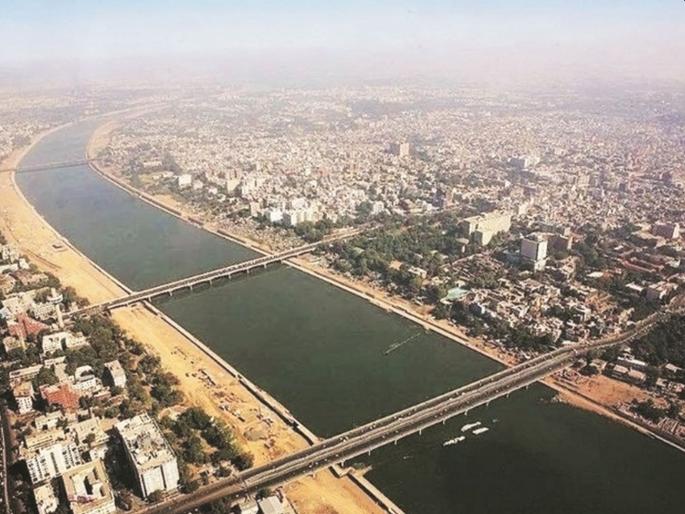 Corona virus found in two lakes in Ahmedabad, Sabarmati river | धक्कादायक! अहमदाबादमधील दोन तलाव, साबरमती नदीमध्ये आढळले कोरोना विषाणू Corona virus found in two lakes in Ahmedabad, Sabarmati river | धक्कादायक! अहमदाबादमधील दोन तलाव, साबरमती नदीमध्ये आढळले कोरोना विषाणू