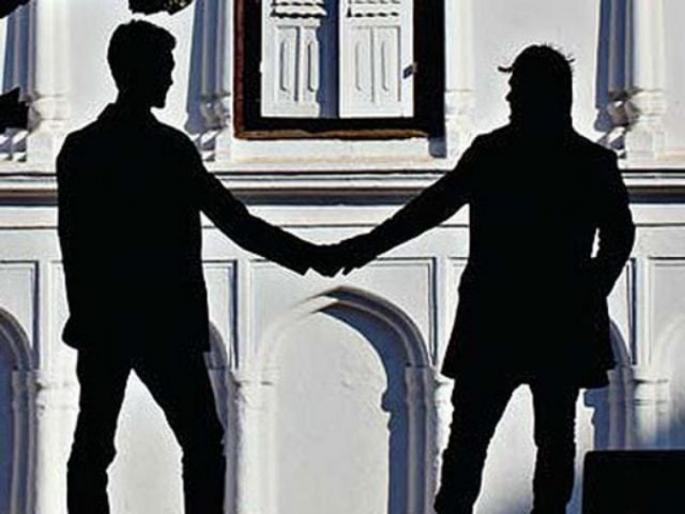 The lawyer blackmailed the young man by threatening to make the photos of the unnatural relationship go viral | अनैसर्गिक संबंधाचे फोटो व्हायरल करण्याची धमकी देऊन वकिलाने तरुणाला लुबाडले The lawyer blackmailed the young man by threatening to make the photos of the unnatural relationship go viral | अनैसर्गिक संबंधाचे फोटो व्हायरल करण्याची धमकी देऊन वकिलाने तरुणाला लुबाडले