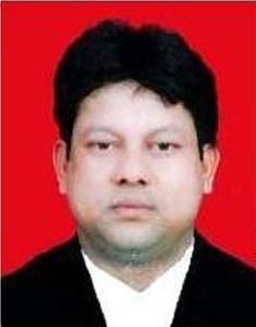 Raid on advocate's house at Nagpur by Pune Police | पुणे पोलिसांचा नागपुरात वकिलाच्या घरी छापा Raid on advocate's house at Nagpur by Pune Police | पुणे पोलिसांचा नागपुरात वकिलाच्या घरी छापा