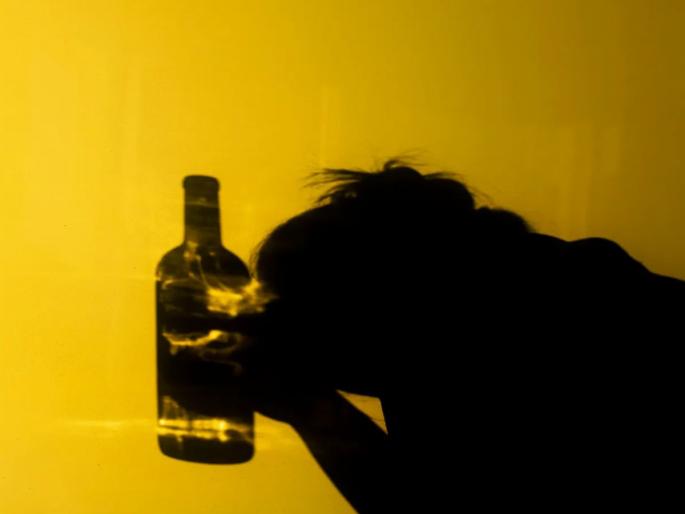 A bottle of liquor kept in the house, the wife drank it, when the husband went to get it... | घरात दारुची बॉटल ठेवलेली, पत्नीने पिऊन टाकली, पती जेव्हा घ्यायला गेला... A bottle of liquor kept in the house, the wife drank it, when the husband went to get it... | घरात दारुची बॉटल ठेवलेली, पत्नीने पिऊन टाकली, पती जेव्हा घ्यायला गेला...