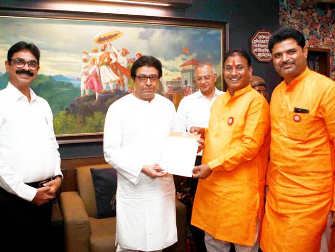 29 years of ‘loyalty’ came to fruition; Lottery for the post of 'MNS leader' for Dilip Bapu of Pandharpur! | २९ वर्षांची 'राजनिष्ठा' फळाला आली; पंढरपूरच्या दिलीप बापूंना चक्क 'मनसे नेते'पदाची लॉटरी ! 29 years of ‘loyalty’ came to fruition; Lottery for the post of 'MNS leader' for Dilip Bapu of Pandharpur! | २९ वर्षांची 'राजनिष्ठा' फळाला आली; पंढरपूरच्या दिलीप बापूंना चक्क 'मनसे नेते'पदाची लॉटरी !