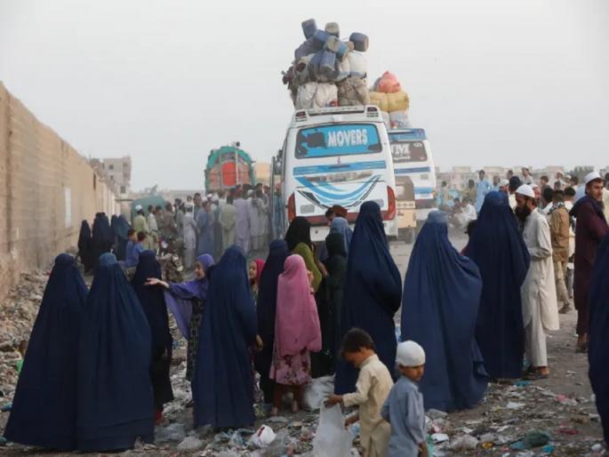 170,000 Afghans expelled by Pakistan; Thousands of children, including women | १,७०,००० अफगाणींना पाकने हाकलून लावले; हजारो लहान मुले, महिलांचा समावेश