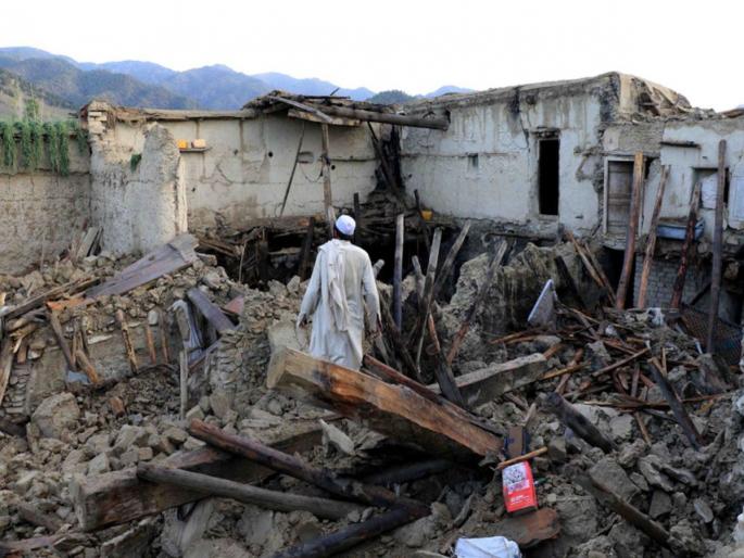 A second earthquake shook Afghanistan | Afghanistan earthquake: हातांनी ढिगारे उपसून वाचविले प्राण, अफगाणिस्तानला दुसऱ्यांदा भूकंपाचा धक्का A second earthquake shook Afghanistan | Afghanistan earthquake: हातांनी ढिगारे उपसून वाचविले प्राण, अफगाणिस्तानला दुसऱ्यांदा भूकंपाचा धक्का