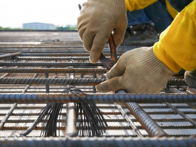 Neighbors stole construction materials worth six and a half thousand rupees; The woman complained to the police | शेजाऱ्यांनी साडेसहा हजार रुपयांच्या बांधकाम साहित्याची चोरी केली; महिलेची पोलिसांत तक्रार Neighbors stole construction materials worth six and a half thousand rupees; The woman complained to the police | शेजाऱ्यांनी साडेसहा हजार रुपयांच्या बांधकाम साहित्याची चोरी केली; महिलेची पोलिसांत तक्रार