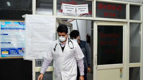 Corona Virus: Corona 94 countries; Infection in both Punjab; More than 1 lakh patients in the world | Corona Virus: कोरोना ९४ देशांत; पंजाबात दोघांना लागण; जगात तब्बल १ लाख रुग्ण Corona Virus: Corona 94 countries; Infection in both Punjab; More than 1 lakh patients in the world | Corona Virus: कोरोना ९४ देशांत; पंजाबात दोघांना लागण; जगात तब्बल १ लाख रुग्ण