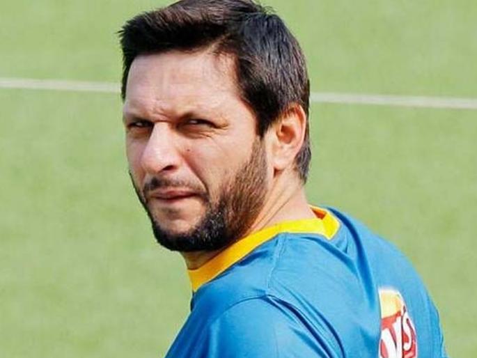 Shahid Afridi finally reveals his real age in his autobiography | शाहिद आफ्रिदीचा खोटारडेपणा उघड; २३ वर्षं केली लपवाछपवी!