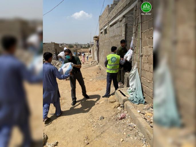 Corona Virus: Shahid Afridi help to Hindus in Pakistan svg | हिंदू खेळाडूच्या विनंतीचा राखला मान.... शाहिद आफ्रिदीकडून पाकमधील हिंदूंना मदत