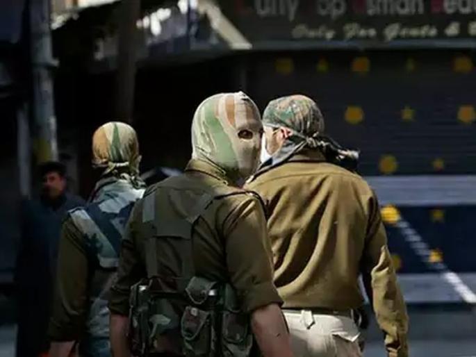 union govt extends afspa in three districts of arunachal pradesh declaring them as disturbed | अरुणाचलमधील तीन जिल्हे 'अशांत', केंद्रानं लागू केला अफस्पा