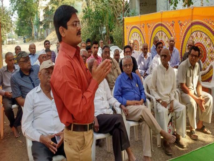 After the death donate body | मृत्यूनंतरही आठवणी रुपी जगा, जळगावात आजीच्या उत्तरकार्यावेळी नातवाने केली देहदानाबाबत जनजागृती After the death donate body | मृत्यूनंतरही आठवणी रुपी जगा, जळगावात आजीच्या उत्तरकार्यावेळी नातवाने केली देहदानाबाबत जनजागृती