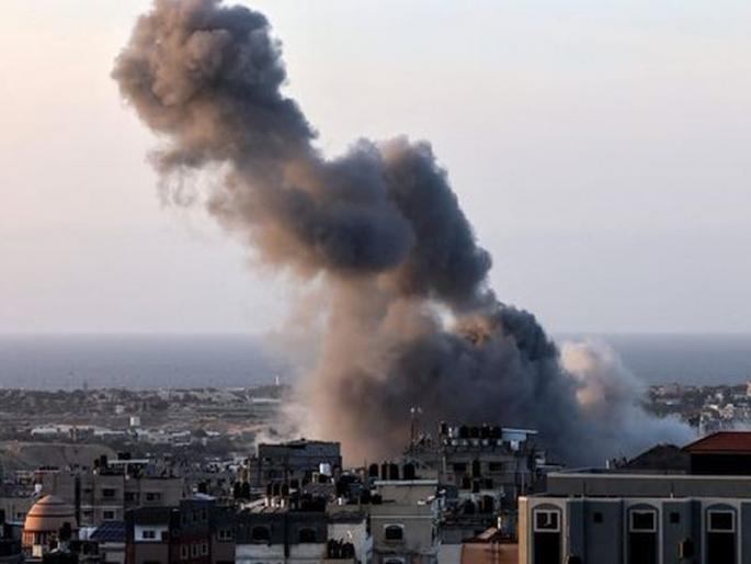 Fierce fighting continues between Israeli soldiers and Hamas terrorists near the largest hospital in the Gaza Strip. | इस्रायलने पुन्हा धुडकावले युद्धबंदी करण्याचे आवाहन; अमेरिकेच्या मतांशी विसंगत भूमिका Fierce fighting continues between Israeli soldiers and Hamas terrorists near the largest hospital in the Gaza Strip. | इस्रायलने पुन्हा धुडकावले युद्धबंदी करण्याचे आवाहन; अमेरिकेच्या मतांशी विसंगत भूमिका