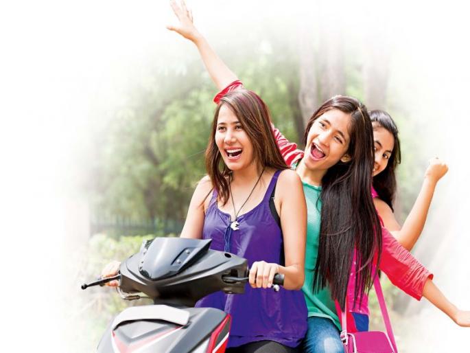 Eighteen years old! Choke the spot | अठरावं वरीस मोक्याचं! मौके पे चौका मारताना Eighteen years old! Choke the spot | अठरावं वरीस मोक्याचं! मौके पे चौका मारताना