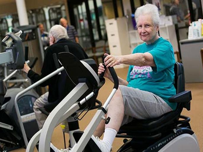 Physical excercise lowers the risk of fracture in older women | दररोज एक्सरसाइज केल्याने महिलांमध्ये 'हा' धोका कमी; वाढत्या वयातही होतो फायदा Physical excercise lowers the risk of fracture in older women | दररोज एक्सरसाइज केल्याने महिलांमध्ये 'हा' धोका कमी; वाढत्या वयातही होतो फायदा