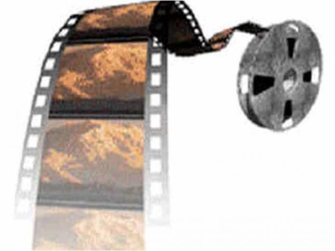 Isn't this a stranglehold on freedom of expression? | याला अभिव्यक्ती स्वातंत्र्याची गळचेपी म्हणायचे नाही का? Isn't this a stranglehold on freedom of expression? | याला अभिव्यक्ती स्वातंत्र्याची गळचेपी म्हणायचे नाही का?