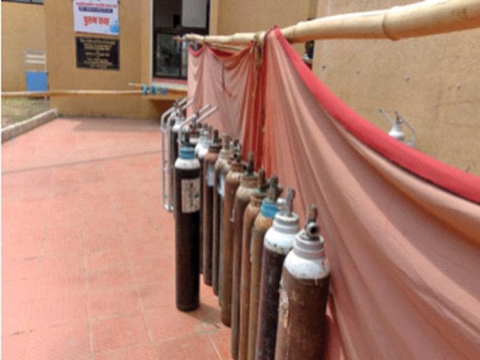 There is no facility to fill the oxygen cylinder in the steam center | वाफे केंद्रात ऑक्सिजन सिलिंडर भरण्याची सोय नाही