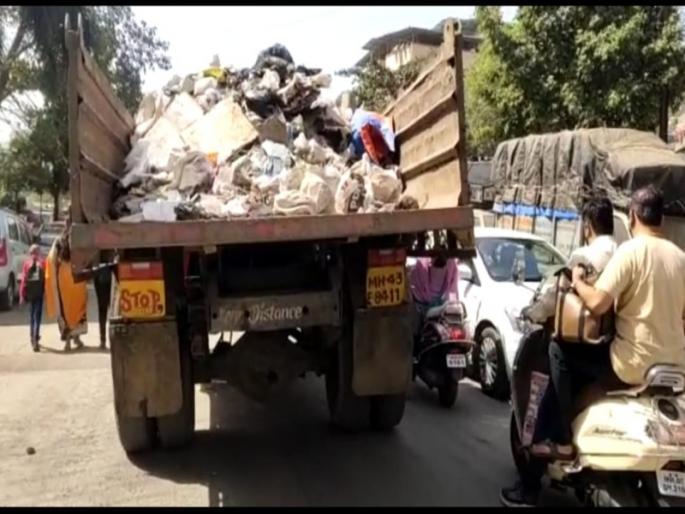 Civil harassment, stench everywhere; Garbage transport from open dumper in Ulhasnagar | नागरिक हैराण, सर्वत्र दुर्गंधी; उल्हासनगरात उघड्या डंपरमधून कचऱ्याची वाहतूक Civil harassment, stench everywhere; Garbage transport from open dumper in Ulhasnagar | नागरिक हैराण, सर्वत्र दुर्गंधी; उल्हासनगरात उघड्या डंपरमधून कचऱ्याची वाहतूक