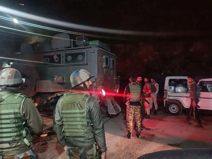 jammu kashmir kathua terror attack Pakistani chocolate, gram, weapons The terrorists had brought something to wreak havoc in Kathua | पाकिस्तानी चॉकलेट, हरभरे, शस्त्रास्त्रे अन्...; कठुआमध्ये हाहाकार माजवण्यासाठी दहशतवाद्यांनी काय-काय आणलं होतं jammu kashmir kathua terror attack Pakistani chocolate, gram, weapons The terrorists had brought something to wreak havoc in Kathua | पाकिस्तानी चॉकलेट, हरभरे, शस्त्रास्त्रे अन्...; कठुआमध्ये हाहाकार माजवण्यासाठी दहशतवाद्यांनी काय-काय आणलं होतं