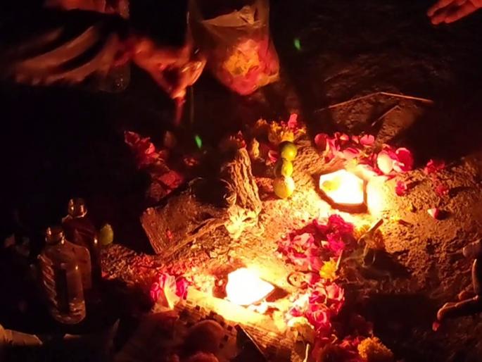 Aghori puja outside finance company office on Mauni Amavasya in Nashik | नाशिकमध्ये मौनी अमावास्येला फायनान्स कंपनीच्या कार्यालयाबाहेर अघोरी पूजा