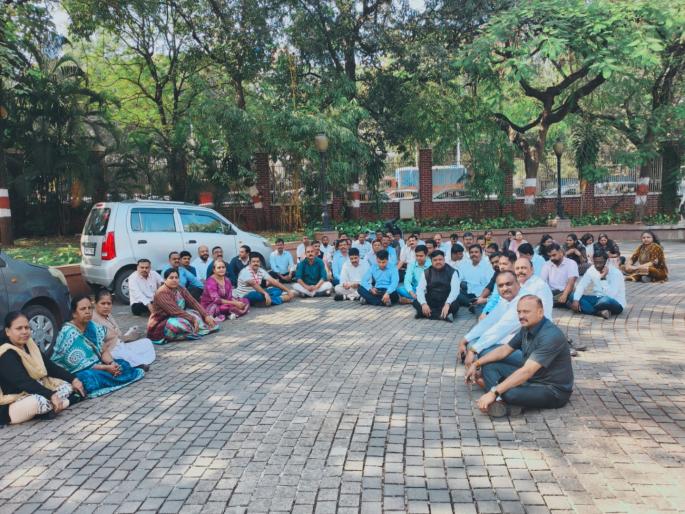 Revenue department aggressive against suspension of Tehsildars, indefinite work stoppage, impact on district operations | तहसीलदारांच्या निलंबनाविरोधात महसूल विभाग आक्रमक, बेमुदत कामबंद आंदोलन, जिल्ह्यातील कामकाजावर परिणाम Revenue department aggressive against suspension of Tehsildars, indefinite work stoppage, impact on district operations | तहसीलदारांच्या निलंबनाविरोधात महसूल विभाग आक्रमक, बेमुदत कामबंद आंदोलन, जिल्ह्यातील कामकाजावर परिणाम