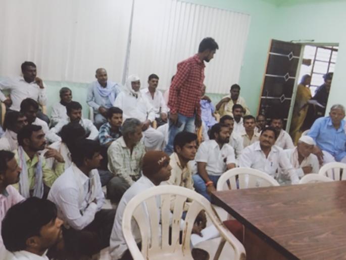 Swabhimani Shetkari Sanghatana agitation at Buldana Mahavitaran's office | बुलडाणा महावितरणच्या कार्यालयामध्ये  स्वाभिमानी शेतकरी संघटनेचा ठिय्या