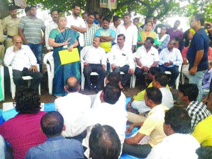 Stretch movement for graduation | पदवीप्रवेशासाठी बोर्डीत ठिय्या आंदोलन