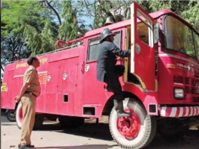 It is mandatory to appoint a fire officer for the building above 70 meters height | ७० मीटर उंचीवरील इमारतीसाठी अग्निशमन अधिकारी नेमणे बंधनकारक It is mandatory to appoint a fire officer for the building above 70 meters height | ७० मीटर उंचीवरील इमारतीसाठी अग्निशमन अधिकारी नेमणे बंधनकारक