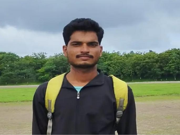 In Aurangabad Young man collapses in field while giving 'Agni' exam for Agnipath army recruitment; Death occurred during treatment | सैन्य भरतीसाठी 'अग्नि' परीक्षा देताना तरुण मैदानात कोसळला; उपचारादरम्यान झाला मृत्यू