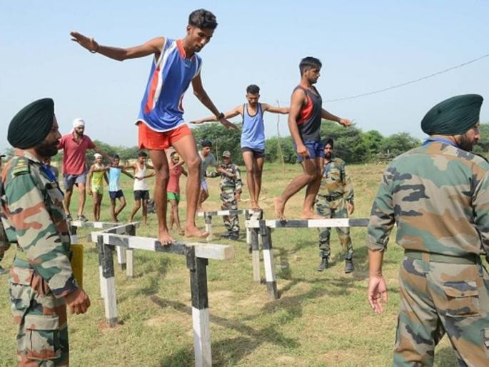 Agniveer Reservation: Relaxation in age limit and physical test with reservation for Agniveer; Government decision | अग्निवीरांना आरक्षणासह वयोमर्यादा आणि शारीरिक चाचणीत सूट; केंद्र सरकारचा निर्णय Agniveer Reservation: Relaxation in age limit and physical test with reservation for Agniveer; Government decision | अग्निवीरांना आरक्षणासह वयोमर्यादा आणि शारीरिक चाचणीत सूट; केंद्र सरकारचा निर्णय