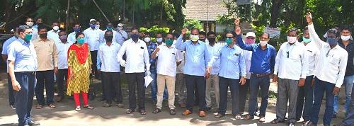 Trade unions protest in Gadhinglaj, Central Government protests | गडहिंग्लजमध्ये कामगार संघटनांची निदर्शने, केंद्र सरकारचा निषेध