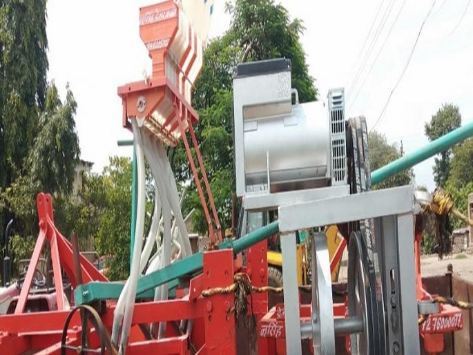 'agri machine bank' helps for poor farmers in Osmanabad | 'स्मार्ट ग्राम'मध्ये स्थापन झालेली 'कृषी अवजारे बँक' अनेक शेतकऱ्यांना ठरतेय वरदान 'agri machine bank' helps for poor farmers in Osmanabad | 'स्मार्ट ग्राम'मध्ये स्थापन झालेली 'कृषी अवजारे बँक' अनेक शेतकऱ्यांना ठरतेय वरदान