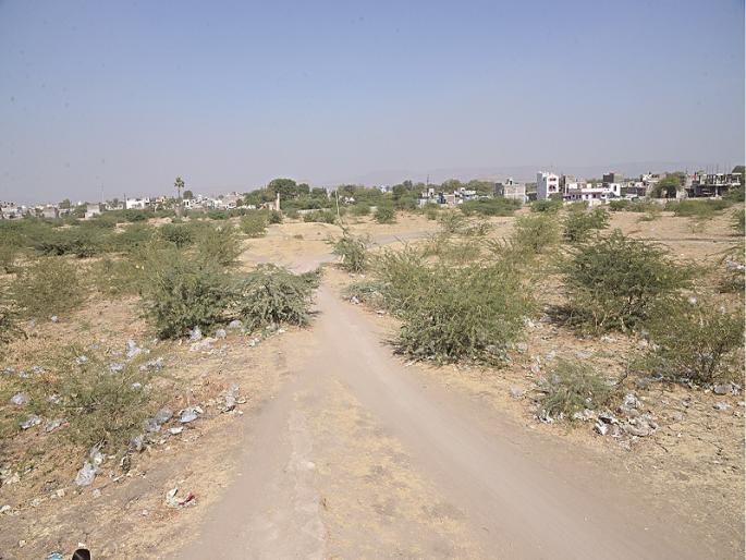 What they want with 50 acres of land in the Agricultural Produce Market Committee of Aurangabad ? | कृषी उत्पन्न बाजार समितीतील ५० एकर जागेचे पणनला नेमके करायचे काय ? What they want with 50 acres of land in the Agricultural Produce Market Committee of Aurangabad ? | कृषी उत्पन्न बाजार समितीतील ५० एकर जागेचे पणनला नेमके करायचे काय ?