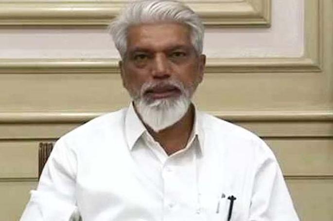 Will go out of the box to solve the problems of the farmers - Agriculture Minister Dadaji Bhus | गरज पडल्यास चौकटीबाहेर जाऊन शेतकऱ्यांच्या समस्या सोडविणार - कृषी मंत्री दादाजी भुसे