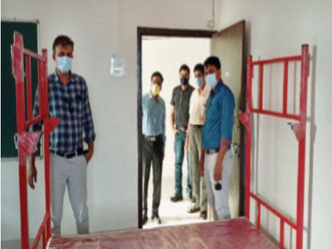 Dedication of 200 bed Kovid Center at Jawahar | जव्हारमध्ये २०० बेडच्या कोविड सेंटरचे लोकार्पण; शाळेच्या इमारतीत सुसज्ज नवीन केंद्र Dedication of 200 bed Kovid Center at Jawahar | जव्हारमध्ये २०० बेडच्या कोविड सेंटरचे लोकार्पण; शाळेच्या इमारतीत सुसज्ज नवीन केंद्र