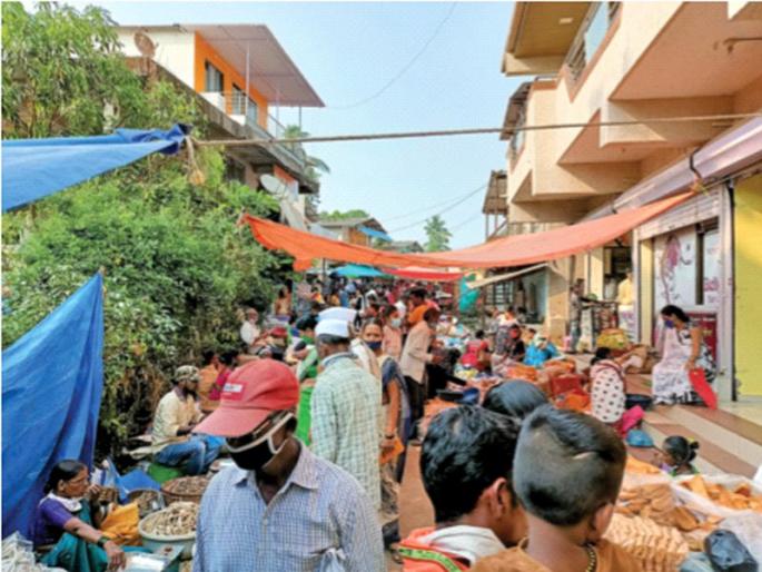 Weekly market impact on traders | आठवडी बाजारामुळे व्यावसायिकांवर परिणाम; भाव स्थिर ठेवण्याची गरज Weekly market impact on traders | आठवडी बाजारामुळे व्यावसायिकांवर परिणाम; भाव स्थिर ठेवण्याची गरज