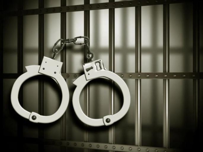 Raid on gambling den at Erandol; Ten arrested | एरंडोल येथे जुगार अड्ड्यावर धाड; दहा जणांना अटक Raid on gambling den at Erandol; Ten arrested | एरंडोल येथे जुगार अड्ड्यावर धाड; दहा जणांना अटक
