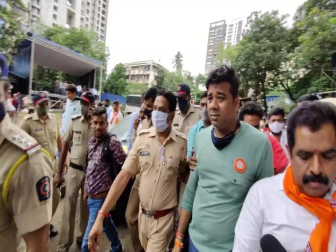 BJP, MNS became aggressive against restrictions on Dahihandi pdc | दहीहंडीवरील निर्बंधाविरोधात मनसे, भाजपा झाले आक्रमक; उत्सव साजरा करण्यावर ठाम BJP, MNS became aggressive against restrictions on Dahihandi pdc | दहीहंडीवरील निर्बंधाविरोधात मनसे, भाजपा झाले आक्रमक; उत्सव साजरा करण्यावर ठाम