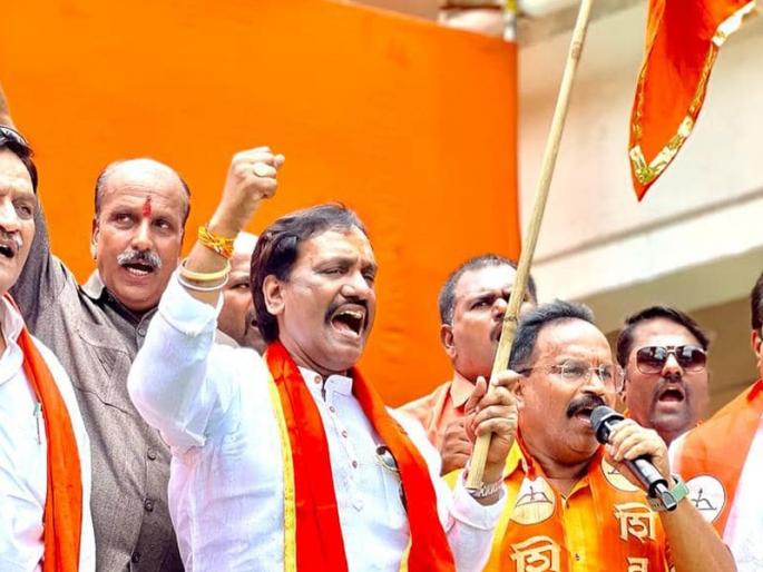 Shinde faction MLA Sandipan Bhumre has criticized Shiv Sena MLA Ambadas Danve | शिवसेनेतील आणखी दोन आमदार फुटणार?; भुमरेंच्या दाव्यावर अंबादास दानवेंनी दिली प्रतिक्रिया Shinde faction MLA Sandipan Bhumre has criticized Shiv Sena MLA Ambadas Danve | शिवसेनेतील आणखी दोन आमदार फुटणार?; भुमरेंच्या दाव्यावर अंबादास दानवेंनी दिली प्रतिक्रिया