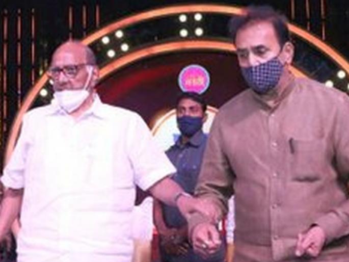 NCP president Sharad Pawar is said to be angry with state home minister Anil Deshmukh | ...म्हणून शरद पवार अनिल देशमुख यांच्यावर नाराज; गृहमंत्रिपद जाणार?, राजकीय घडामोडींना वेग NCP president Sharad Pawar is said to be angry with state home minister Anil Deshmukh | ...म्हणून शरद पवार अनिल देशमुख यांच्यावर नाराज; गृहमंत्रिपद जाणार?, राजकीय घडामोडींना वेग