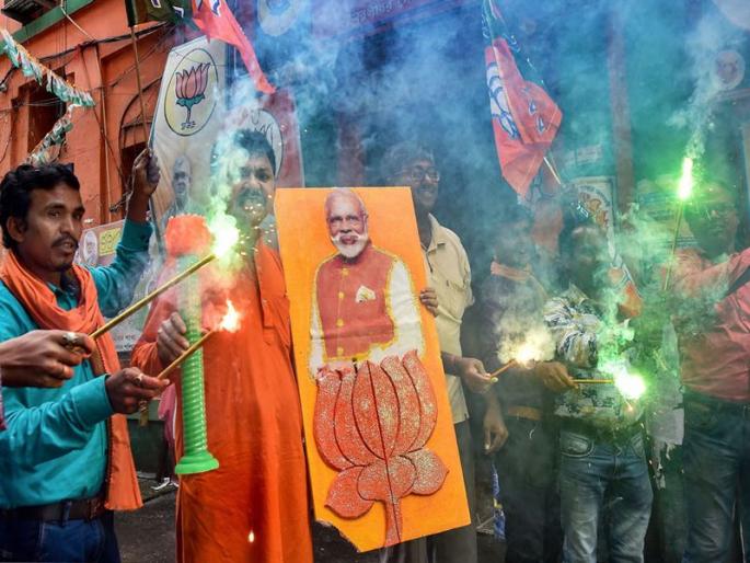 BJP MP-MLA, charges filed against activists | राज्यातील भाजप खासदार-आमदार, कार्यकर्त्यांवर गुन्हे दाखल; बिहार यशाचा जल्लोष प्रकरण BJP MP-MLA, charges filed against activists | राज्यातील भाजप खासदार-आमदार, कार्यकर्त्यांवर गुन्हे दाखल; बिहार यशाचा जल्लोष प्रकरण
