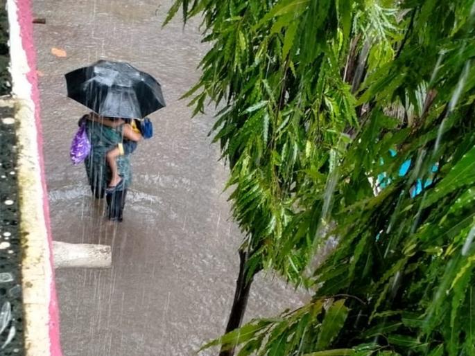 For the first time in 40 years, water flooded several houses in the Golvali area of Dombivli | डोंबिवलीत गोळवली परिसरात 40 वर्षांत पहिल्यांदा शिरले अनेक घरांमध्ये पाणी