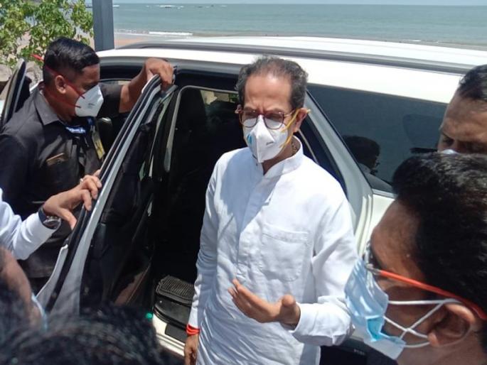 Tauktae Cyclone: Former MP Nilesh Rane has criticized Chief Minister Uddhav Thackeray. | Tauktae Cyclone: "ते आले अन् निघून आले; मुख्यमंत्र्यांच्या दौऱ्यापेक्षा जास्त वेळ माणूस आंघोळीला घेतो" Tauktae Cyclone: Former MP Nilesh Rane has criticized Chief Minister Uddhav Thackeray. | Tauktae Cyclone: "ते आले अन् निघून आले; मुख्यमंत्र्यांच्या दौऱ्यापेक्षा जास्त वेळ माणूस आंघोळीला घेतो"