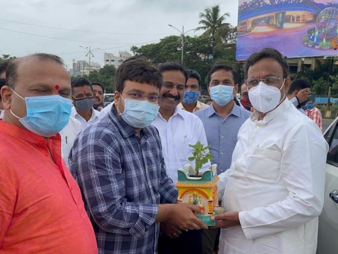 What it means to fly a kite as easily met somewhere; Statement by BJP Leader Vinod Tawde | सहज कुठे तरी भेट झाली म्हणून पतंग उडविण्यात काय अर्थ आहे; विनोद तावडे यांचे वक्तव्य What it means to fly a kite as easily met somewhere; Statement by BJP Leader Vinod Tawde | सहज कुठे तरी भेट झाली म्हणून पतंग उडविण्यात काय अर्थ आहे; विनोद तावडे यांचे वक्तव्य