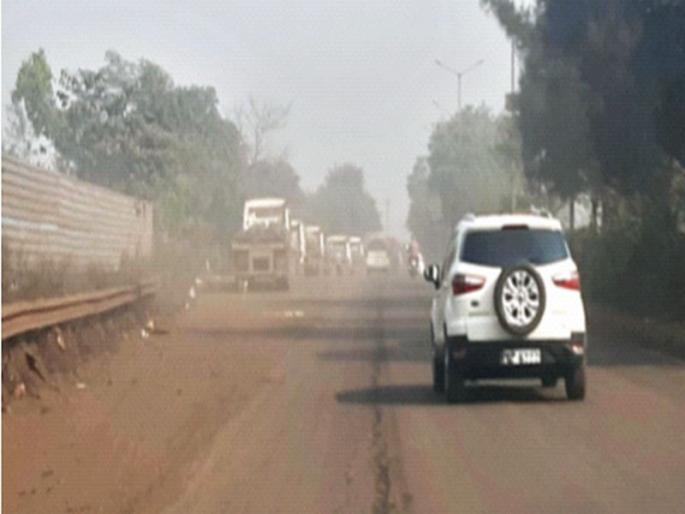 Widening delays hit tourists | रुंदीकरण रखडल्याने पर्यटकांना फटका; राज्य, केंद्र सरकारच्या वादाचे भिजत घोंगडे