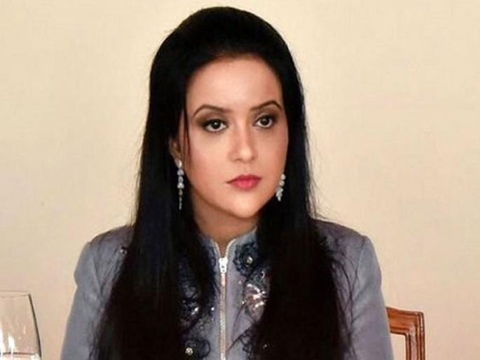 Shiv Sena leader Manisha Kayande has criticized Amrita Fadnavis. | "अमृता फडणवीसांना सध्या कोणतेही काम नाही; भाजपाने त्यांची प्रवक्तेपदी निवड करावी" Shiv Sena leader Manisha Kayande has criticized Amrita Fadnavis. | "अमृता फडणवीसांना सध्या कोणतेही काम नाही; भाजपाने त्यांची प्रवक्तेपदी निवड करावी"