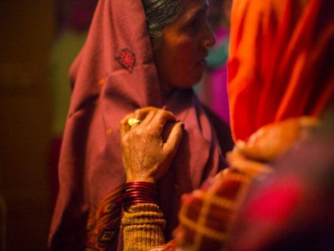 A young man from Hyderabad has sent an obscene video to his mother-in-law's mobile phone | बायकोला माहेरी नेल्यानं नवरा संतापला; सासूच्या मोबाईलवर अश्लील व्हिडिओ पाठवल्या! A young man from Hyderabad has sent an obscene video to his mother-in-law's mobile phone | बायकोला माहेरी नेल्यानं नवरा संतापला; सासूच्या मोबाईलवर अश्लील व्हिडिओ पाठवल्या!