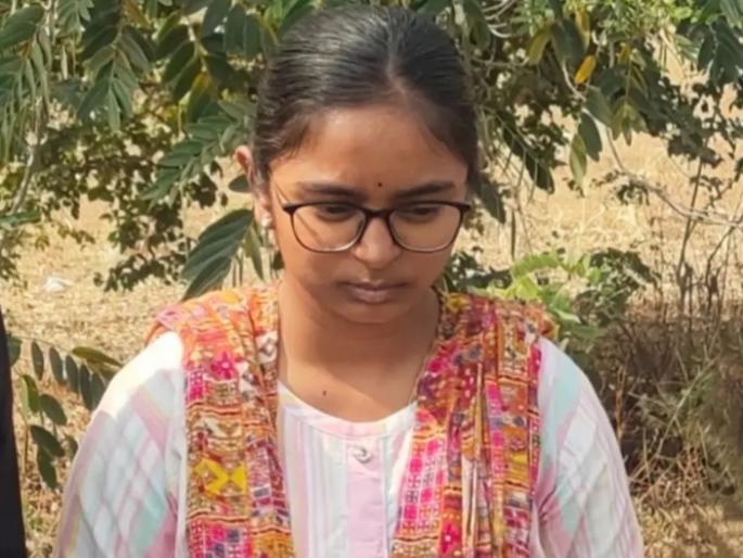 Vaibhavi gave her 12th exam, putting aside the grief of her father's murder | वडिलांच्या हत्येचे दु:ख बाजुला सारून दिवंगत सरपंच संतोष देशमुख यांच्या मुलीने दिली बारावीची परीक्षा