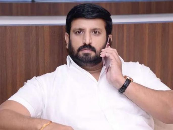 Ahilyanagar Crime Nilesh Ghaywal had hatched a plot to attack the Salve family incident in Jamkhed | नीलेश घायवळचे आणखी एक प्रकरण समोर; दवानाखान्यात निघालेल्या कुटुंबावर हल्ल्याचा रचला कट Ahilyanagar Crime Nilesh Ghaywal had hatched a plot to attack the Salve family incident in Jamkhed | नीलेश घायवळचे आणखी एक प्रकरण समोर; दवानाखान्यात निघालेल्या कुटुंबावर हल्ल्याचा रचला कट