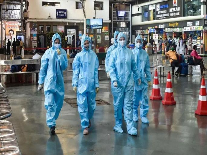 CoronaVirus News: Increase in Corona patients, yet 700 buildings free in 24 hours; 13 huts, slums restricted | CoronaVirus News: रुग्णांत वाढ, तरीही २४ तासांत ७०० इमारती प्रतिबंधमुक्त; १३ चाळी, झोपडपट्टी प्रतिबंधित CoronaVirus News: Increase in Corona patients, yet 700 buildings free in 24 hours; 13 huts, slums restricted | CoronaVirus News: रुग्णांत वाढ, तरीही २४ तासांत ७०० इमारती प्रतिबंधमुक्त; १३ चाळी, झोपडपट्टी प्रतिबंधित