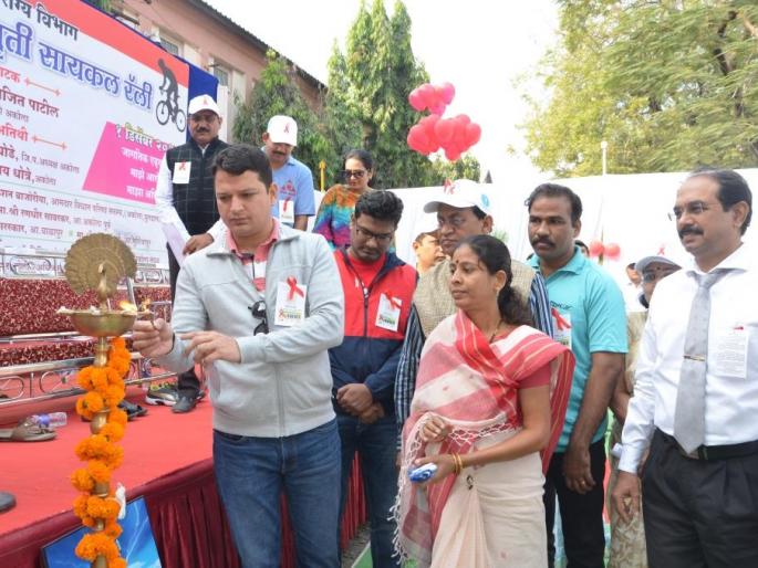 prevention of AIDS, cancer by Public awareness- collector | जनजागृतीतून करा एड्स, कॅन्सरला प्रतिबंध - जिल्हाधिकारी prevention of AIDS, cancer by Public awareness- collector | जनजागृतीतून करा एड्स, कॅन्सरला प्रतिबंध - जिल्हाधिकारी